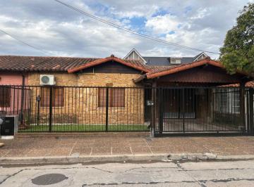 Casa de 4 ambientes, Tres de Febrero · Casa Reciclada - Venta - Ciudad Jardin