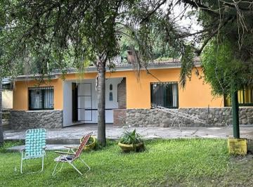 Casa · 67m² · 2 Dormitorios · 3 Cocheras · Venta | Casa en Villa Los Aromos | Vista a Las Sierras | Pileta