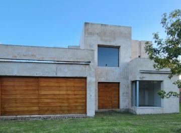 Casa de 6 ambientes, Esperanza · Dueño Vende Casa en Zona Parque de La Agricultura.