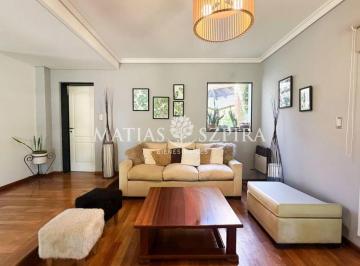Casa · 204m² · 4 Ambientes · 2 Cocheras · Casa en Venta en Haras Maria Eugenia