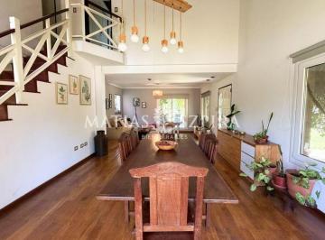 Casa · 204m² · 4 Ambientes · 2 Cocheras · Casa en Venta en Haras Maria Eugenia