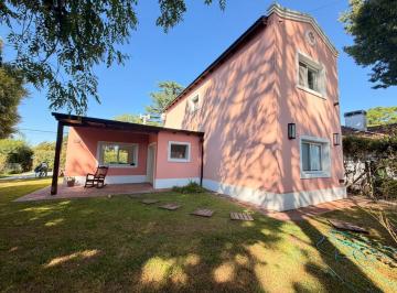 Casa · 134m² · 4 Ambientes · 1 Cochera · Casa en Cc Mapuche Impecable
