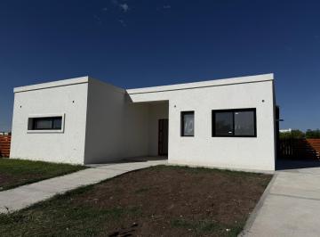 Casa · 150m² · 5 Ambientes · 3 Cocheras · Casa en Venta 3 Dorm Mas Escritorio Santa Elisa Pilar del Este