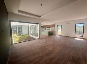 Casa de 5 ambientes, Pilar · Casa en Venta Una Planta 3 Dorm., Estudio y Pileta