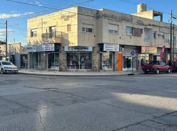 Local comercial · 600m² · Venta Esquina Locales Comerciales y Departamentos en Cipolletti