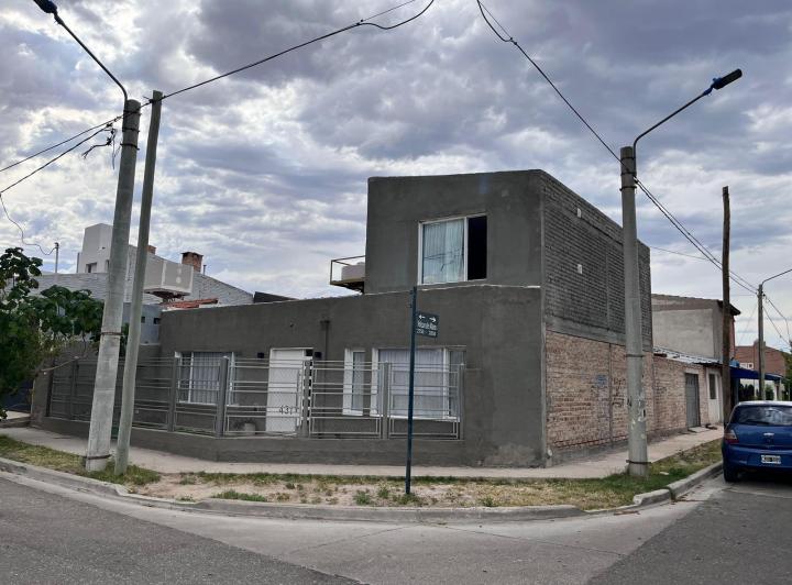 Casa · 280m² · 8 Ambientes