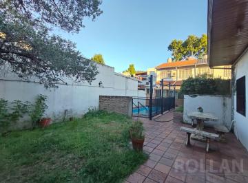 Casa · 193m² · 5 Ambientes · 2 Cocheras · Muy Buen Duplex de 5ambientes con Pileta y Quincho en Carapachay