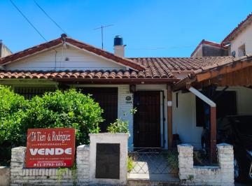 Casa de 2 ambientes, Tres de Febrero · Casa Cómoda y Funcional en Calle Tranquila de Ciudad Jardín