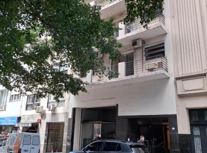 Piso Alto - Dos Ambientes Luminosos Al Contrafrente
