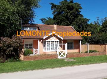 Casa de 4 ambientes, Santa Clara del Mar · Casa Estilo Chalet 4 Amb. S/lote de 10 X 30 m.