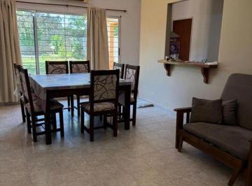 Casa de 4 ambientes, San Pedro · Excelente Casa con Pileta y Amplios Ambientes