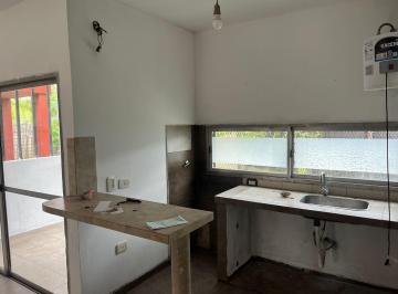 Casa · 65m² · 3 Ambientes · Casa en Alquiler - 2 Dorm. 2 Baños - La Plata