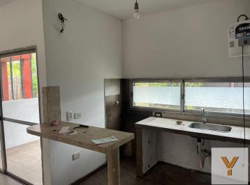 Casa · 65m² · 3 Ambientes · Casa en Alquiler - 2 Dorm. 2 Baños - La Plata