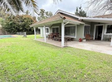 Casa · 79m² · 3 Ambientes · 2 Cocheras · Casa en Venta en Cc Mapuche en Una Planta con Piscina