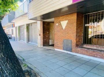 Departamento de 3 ambientes, Lomas de Zamora · Amplio Depto 3 Amb. con Terrazs Sobre Av Alte. Brown! Muy Bueno