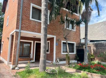 Casa en Venta de 5 ambientes Garín · Martín Falco 200 Garin. Casa Impecable!