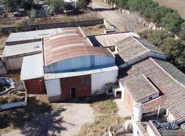 Local comercial · 4225m² · 7 Ambientes · Terreno Esquina con Galpones y Viviendas