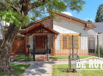 Casa · 116m² · 3 Ambientes · 3 Cocheras · Chalet 3 Ambientes Barrio Parque Calchaqui, Apto Crédito
