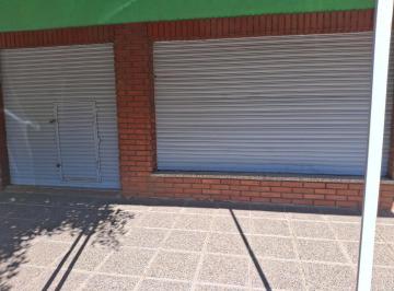 PH · 226m² · 4 Ambientes · 1 Cochera · Venta Casa con Dos Departamentos y Local Al Frente. Cipollet