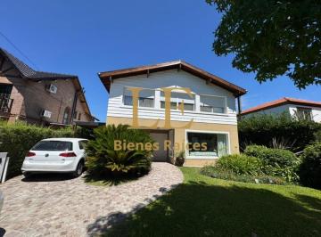 Casa · 237m² · 5 Ambientes · 4 Cocheras · Casa a La Venta Nautico Escobar