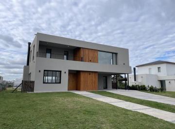 Casa · 213m² · 5 Ambientes · 2 Cocheras · Venta Casa 3 Dorm. en Pilara a Estrenar - Pilar