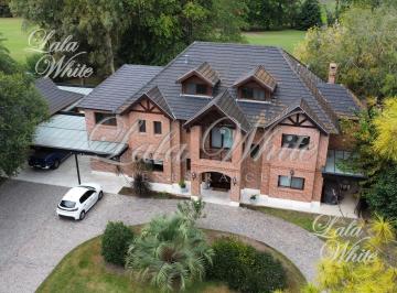 Casa · 428m² · 9 Ambientes · 2 Cocheras · Casa con Pileta en Venta - Saint Thomas Norte, Canning, Esteban Echeverría