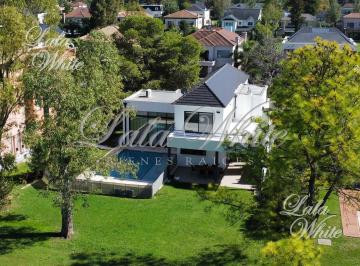 Casa · 214m² · 6 Ambientes · 1 Cochera · Casa con Pileta en Venta - Saint Thomas Este, Canning, Esteban Echeverría