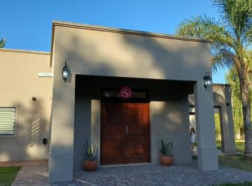 Quinta vacacional · 400m² · 6 Ambientes · 1 Cochera · Casa Quinta en Venta en La Florida, Zárate, G. B. a. Zona Norte
