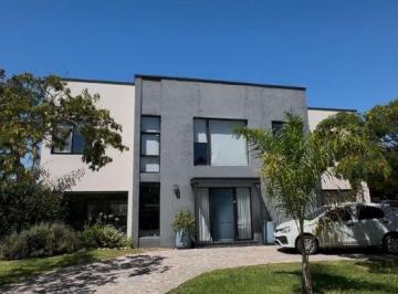 Casa de 4 ambientes, Tigre · Venta Casa San Agustín, Villanueva, Tigre 3 Dorm. Pileta Parrilla