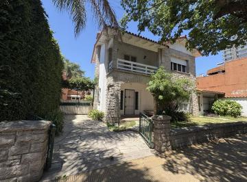 Casa · 160m² · 4 Ambientes · 3 Cocheras · Casa en Excelente Zona Oportunidad!