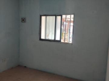 Casa · 60m² · 2 Ambientes · 2 Cocheras · Casa a Refaccionar en Villa Claret
