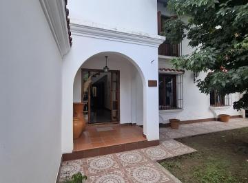 Casa · 300m² · 7 Ambientes · Casa en Bo. Grand Bourg Dos Plantas 4 Dorm.