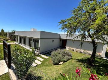 Casa de 12 ambientes, Alta Gracia · Hermosa Casa Nueva en Barrio Privado El Anglo Alta Gracia - Nuevo Precio!