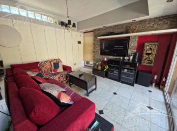 Casa · 381m² · Complejo Al Frente con Cochera y Seis Unidades Habitacionales – Ideal Inversión