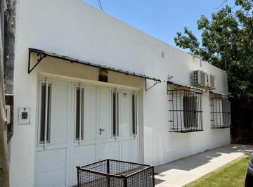Casa · 120m² · 5 Ambientes · Casa en Venta en Santa Rosa de Calchines
