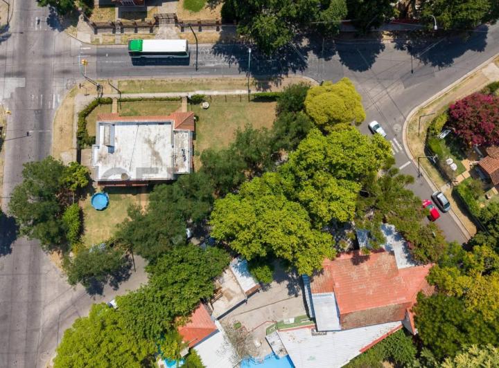Terreno · 175m² · 4 Ambientes · 2 Cocheras