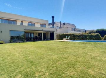 Casa de 5 ambientes, Escobar · Espectacular Casa 5 Amb + Dep, Jardín/piscina Equipada y Amoblada