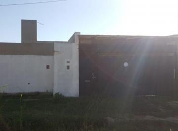 Casa de 5 ambientes, La Plata · Casa con 300 m² de Terreno y 2 Dorm. en Venta en San Carlos