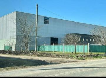 Depósito · 3200m² · 7 Ambientes · 10 Cocheras · Depósito en Alquiler en Moreno