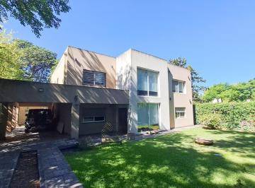 Casa · 370m² · 5 Ambientes · 5 Cocheras · Parque Leloir - Estilo Minimalista - 4 Dorm. - Jardín