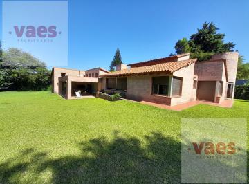 Casa · 400m² · 9 Ambientes · 2 Cocheras · Venta Casa 4 Dorm - Categoria - Villa Warcalde