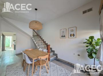 Casa · 140m² · 5 Ambientes · 1 Cochera · Venta - Casa - Fisherton