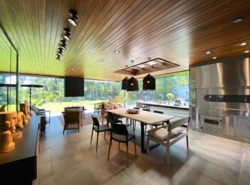 Casa · 400m² · 5 Ambientes · 2 Cocheras · Casa Venta Fisherton 3 Dorm. Pileta Quincho Jardin