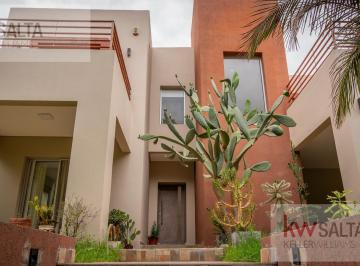 Casa · 254m² · 8 Ambientes · 2 Cocheras · Casa en Venta Vaqueros 4 Dorm.