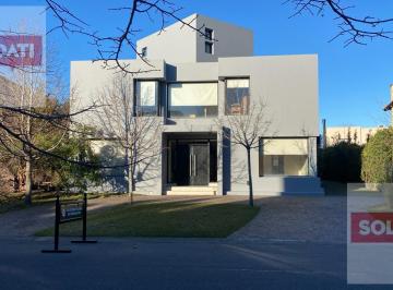 Casa · 272m² · 5 Ambientes · 4 Cocheras · Venta con Renta Casa en Glorietas Nordelta