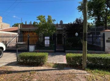 Casa de 7 ambientes, Villa Nueva · Apto Credito - Casa y Galpón en Venta en Villa Nueva
