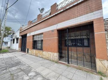 Casa · 152m² · 4 Ambientes · 1 Cochera · Casa 4 Ambientes. | Santiago Plaul Al 1000