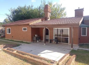 Casa · 100m² · 4 Ambientes · 4 Cocheras · Casa en Venta 4 Ambientes en Maschwitz, Excelente Ubicación