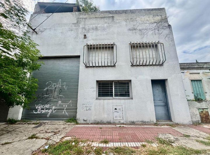 Bodega-Galpón · 650m² · 1 Ambiente · 1 Cochera