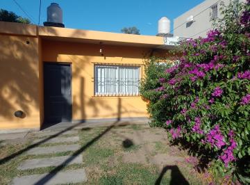 Casa · 110m² · 4 Ambientes · 2 Cocheras · Casa de 4 Amb. en Venta con Jardín y Cochera en Maschwitz